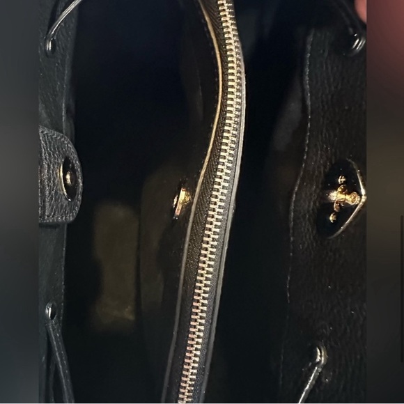 Kate Spade NY Gingham Large Bucket Bag Convertible crossbody & shoulder strap - Picture 4 of 12